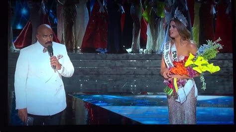 steve harvey crowns the wrong miss universe in awkward