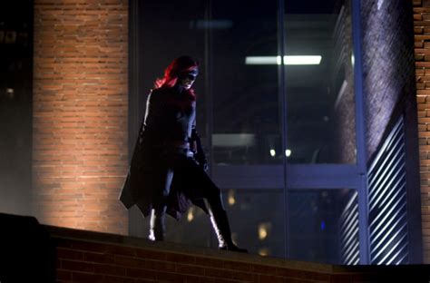 Batwoman Season 2 New Suit In The Works And Additional Updates