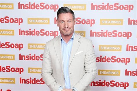 eastenders actor dean gaffney is looking for a new girlfriend on the