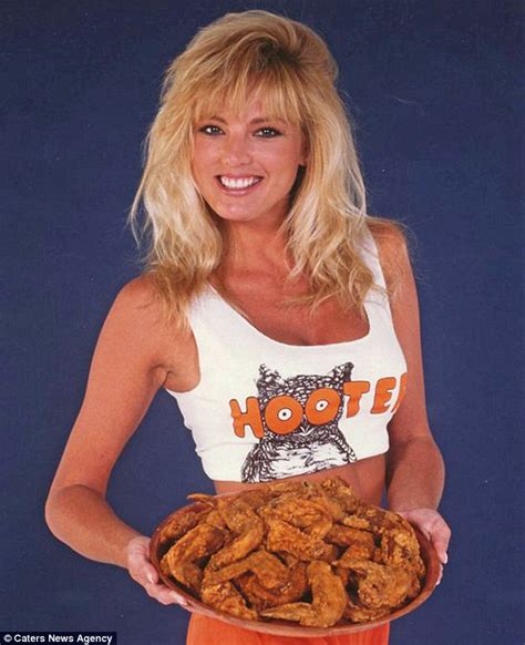 Hooters Celebrates Its 30th Iconic U S Breastaurant Serves Up Sexy