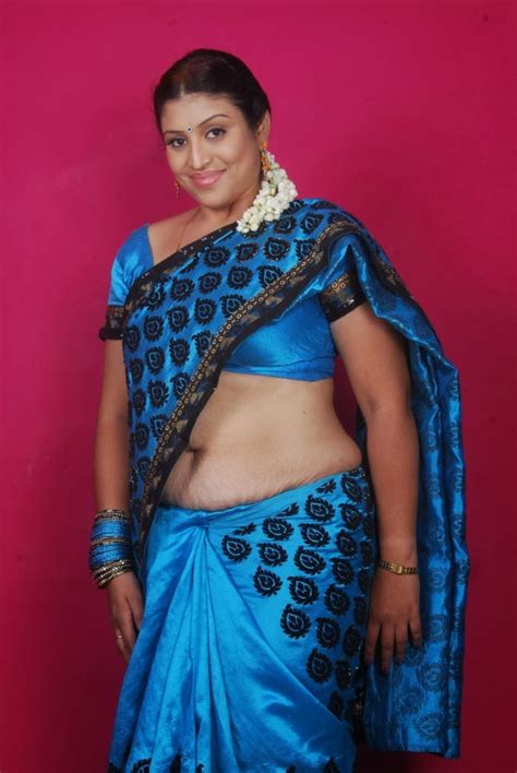 telugu supporting actress uma aunty navel show ~ actress