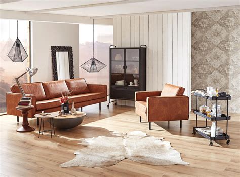 wir lieben diesen lederlook das hellbraune sofa macht euer wohnzimmer