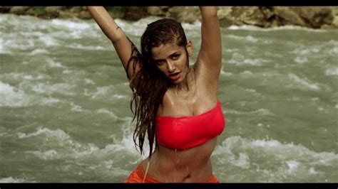 Anaika Soti Hot Deep Bathing Actress Wallpapers Hot Wallpapers