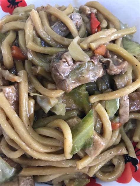 cook pancit miki  filipino noodle dish delishably