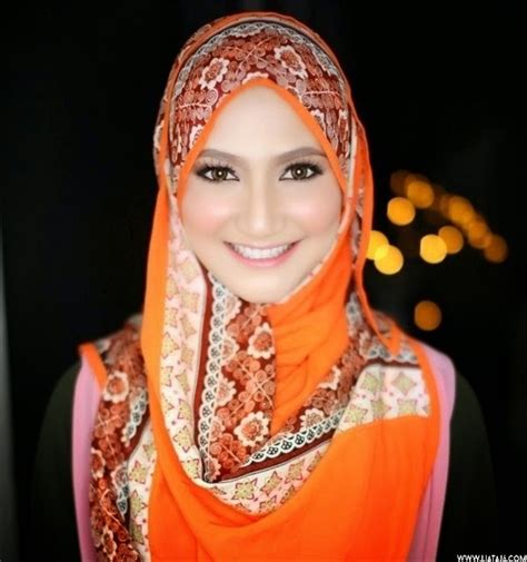 kumpulan foto wanita cantik pakai hijab liat aja