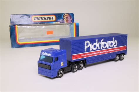 matchbox convoy cy daf  box trailer pickfords excellent boxed