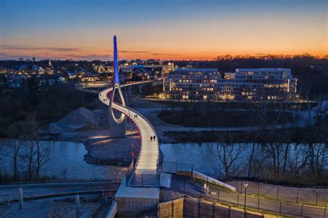 dublin ohio builds  pedestrian bridge