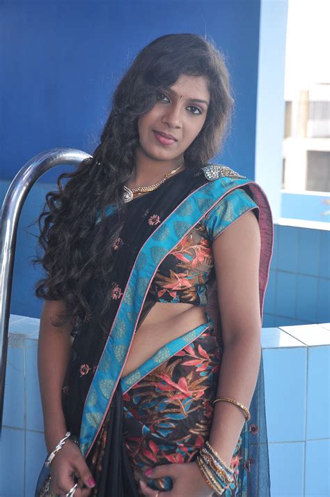 gallery nude girls sexy gajamugan movie actress saree navel