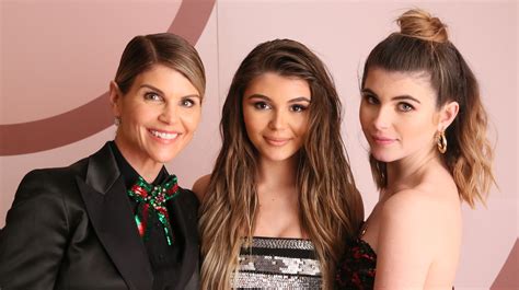 Who Is Lori Loughlins Oldest Daughter Isabella Rose Giannulli