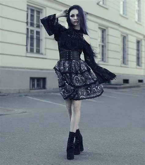 model mua photo darya goncharova outfit killstar hot goth girls