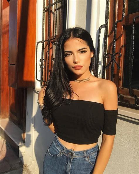 Download Latina Girl In Sun Wallpaper