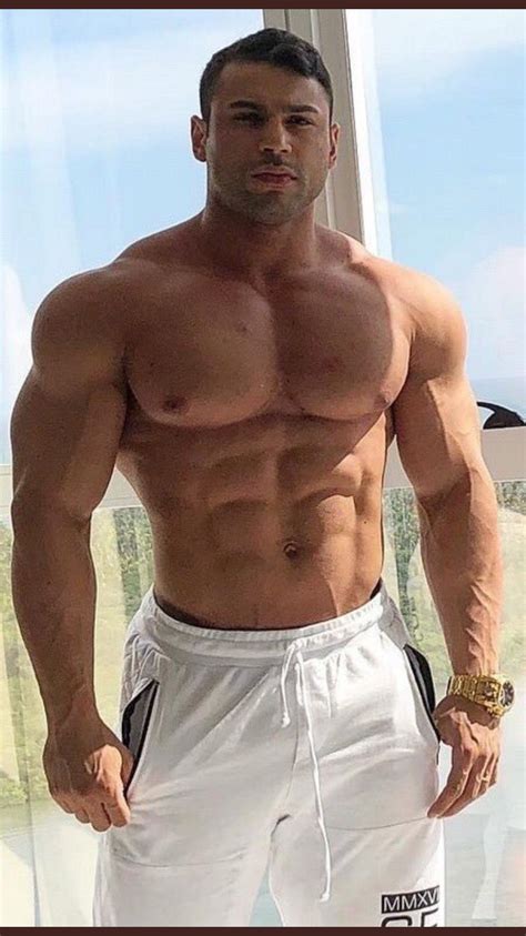 pin  echevarria marcos  hombres hermosos  musculosos moobs