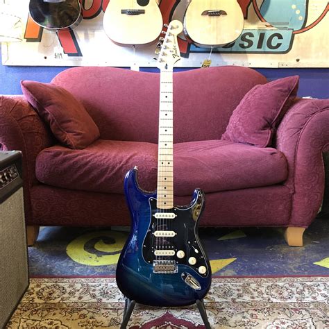 fender player stratocaster hss  top limited edition