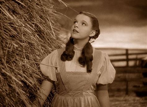 Dorothy Judy Garland Singing Over The Rainbow Wizard Of Oz 1939