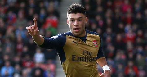 arsenal s alex oxlade chamberlain a transfer target for southampton five years after leaving