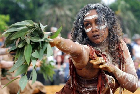 Australian Aborigine Woman Dancing Aboriginal People Aboriginal