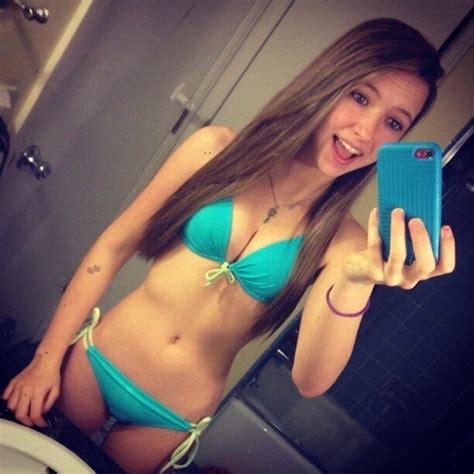 bikini selfie hoppo