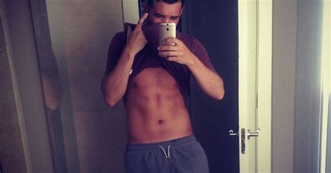 Towie S Ricky Rayment Posts Selfie Of His Great Abs And