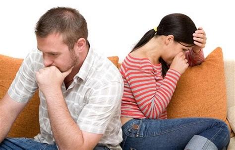 لماذا يبقى الأزواج في علاقات غير سعيدة؟ البوابة