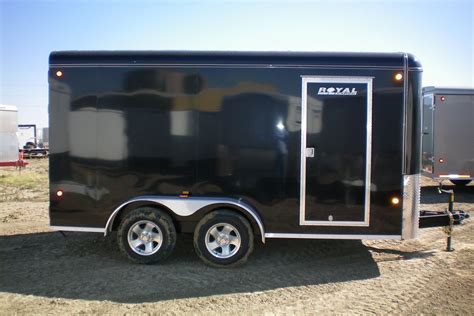 enclosed cargo trailers