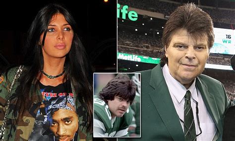 Mark Gastineau S Daughter Brittny Distraught Over Illness