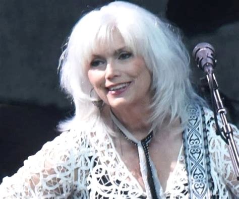 emmylou harris biography facts childhood family life achievements