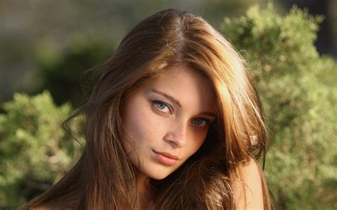 2560x1600 Indiana A Women Model Freckles Long Hair Brunette Face