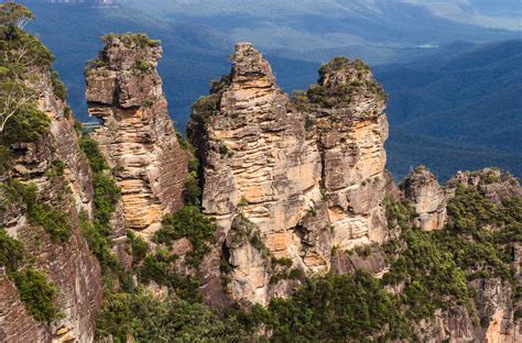 scenic views    sisters   blue mountains