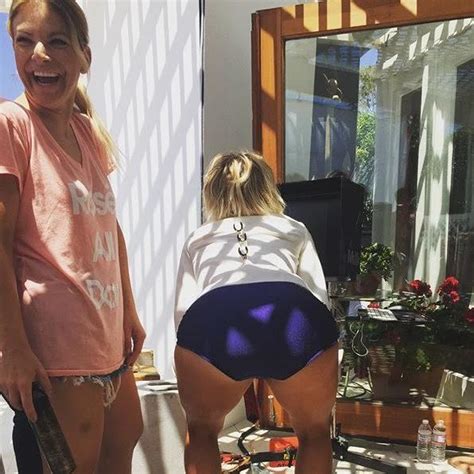 kaley cuoco flaunts naked butt major tan lines on instagram the hollywood gossip