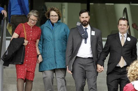 Oregon Gay Marriage Ruling Set For Noon Monday