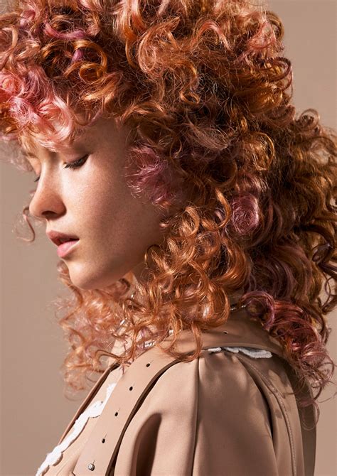 Shampoo hs milano anticrespo con olio di oliva, estratto di noce, olio di semi di girasole, proteine del latte d'asina. Capelli Ricci, moda e tendenze del 2020 | Toni&Guy