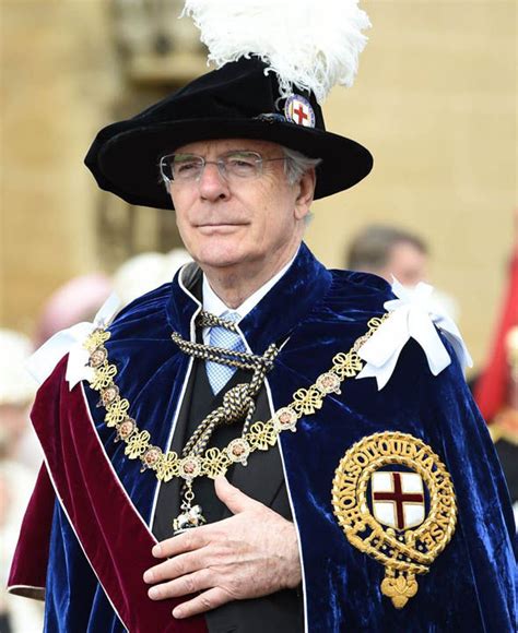order   garter queen leads ceremony  honour royals