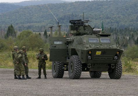 canadas  armoured personnel carrierreconnaissance vehicle  textron tapv tactical