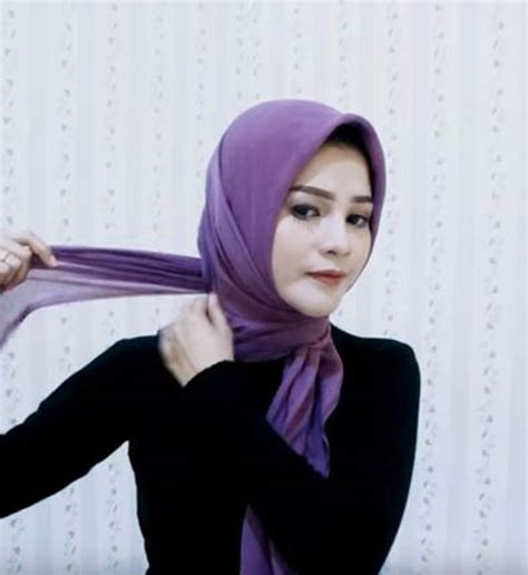 Tutorial Hijab Segi Empat Buat Lamaran – Ragam Muslim