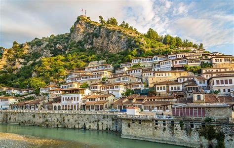 qyteti  dyte   bukur ne bote ndodhet ne shqiperi klan kosova