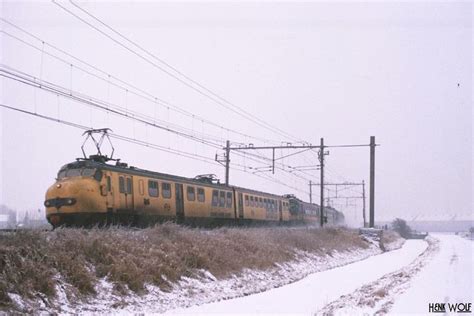 pin van acs blüm op winterbahn trein nederland