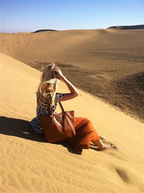 [travel And Look] Leoprint In The Dunes Of Maspalomas The Blonde Lion