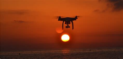 los pros  contras del negocio de los drones