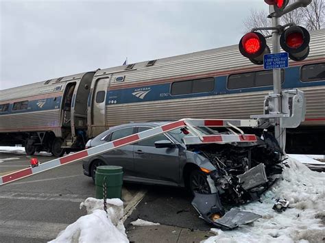 train crashes  car   hudson valley