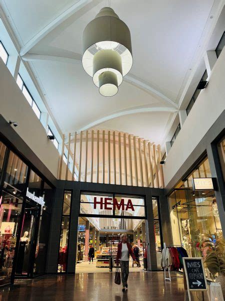 nieuwe winkel van hema geopend  het rond  houten altera vastgoed