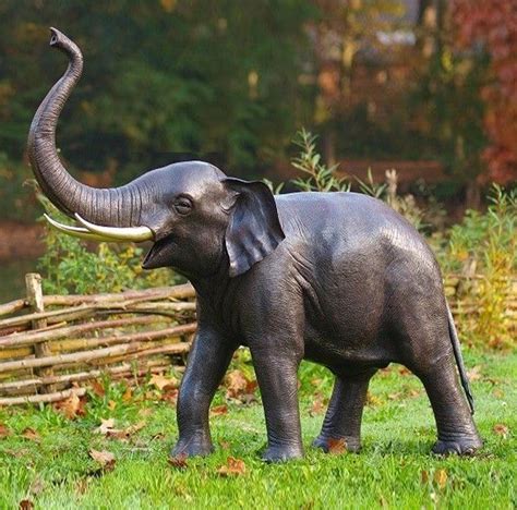 customized reasonable price artificial carved elephant statue  lawn decoration animal