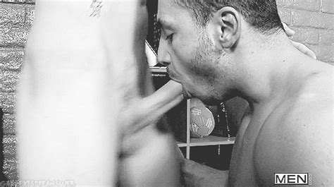 Deep male oral plenty sex throat