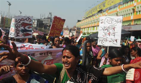 Indian Women Strip In Protest Against Land Acquisition