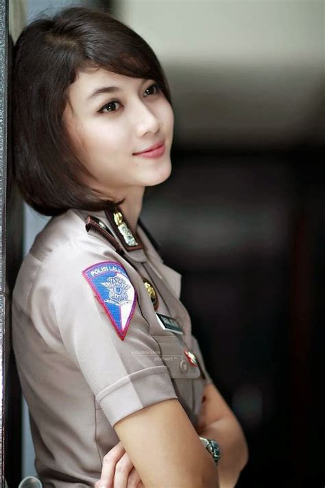 foto polisi cantik indonesia menjadi polisi tercantik di