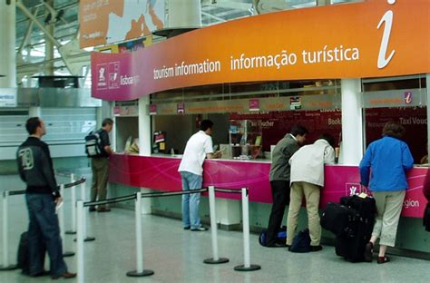 airport lisbon transfer downtown travel guide