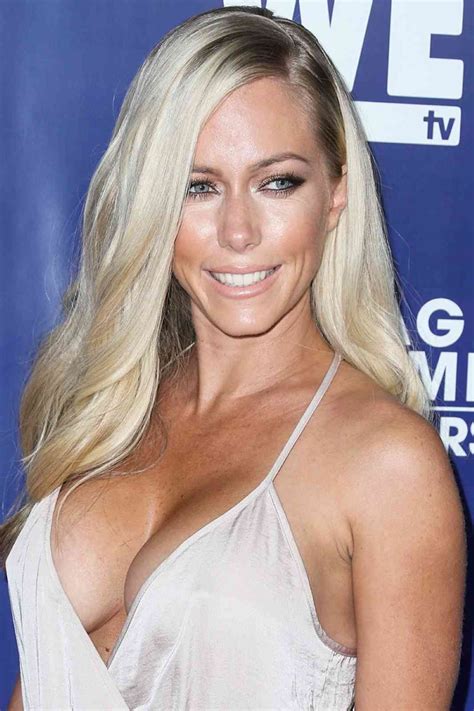 kendra wilkinson hot naked boobs excelent porn