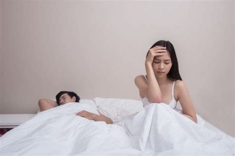 सेक्स प्रॉब्लम्स पति छुपकर मास्टरबेशन करते हैं Sex