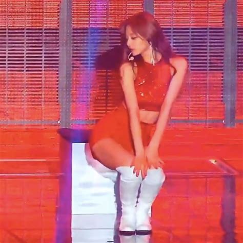On Twitter This Tzuyu Is Insanely Hot