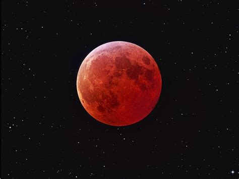 settembre luna nuovala luna rossa  del sangue cammina nel sole