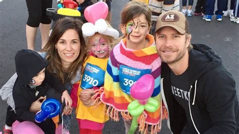 dierks bentley s wife cassidy to run boston marathon for a cause